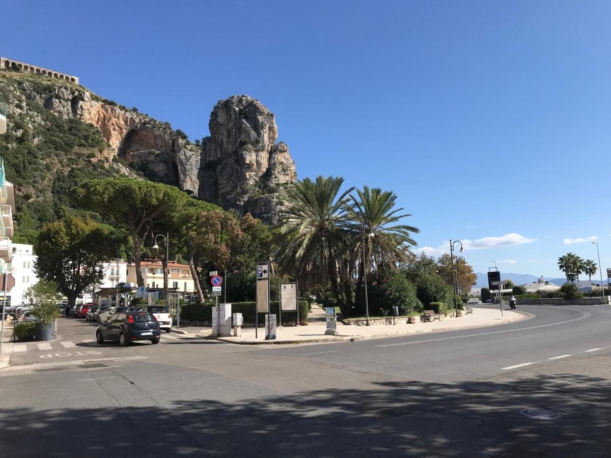 B E B Riviera Di Levante Terracina Εξωτερικό φωτογραφία